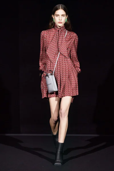 Look 28